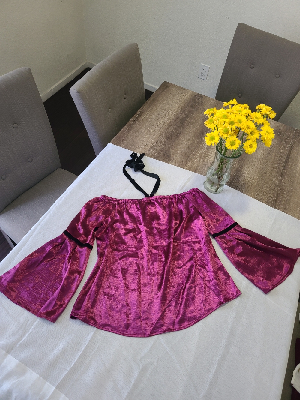 Off-Shoulder Velvet Blouse with Bell Sleeves in Fuchsia Pink